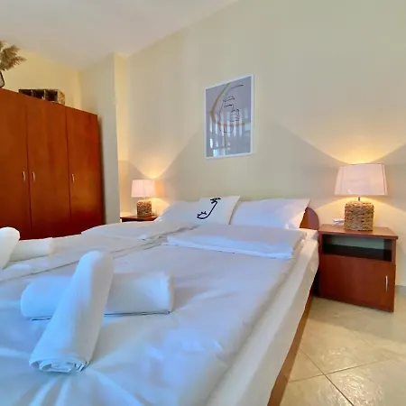 Karolina Hotel - Private Apartment - Sunny Beach Sluneční pobřeží