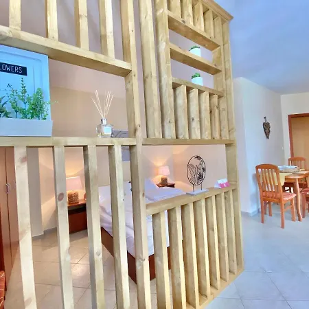 Karolina Hotel - Private Apartment - Sunny Beach Apartmán *